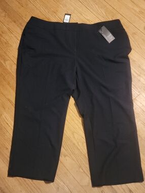 Avenue Classic Navy Pull-On Capri Pants